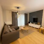 Essence Lux Apartment, Free Parking, Self Check-in 24h 公寓 *