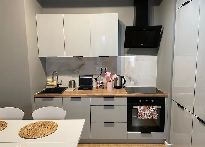 Апартаменти Essence Lux Apartment, Free Parking, Self Check-in 24h Познань